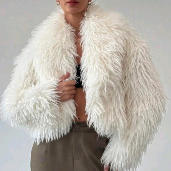 New Arrival Beige Faux Fur Collar Warm Coat